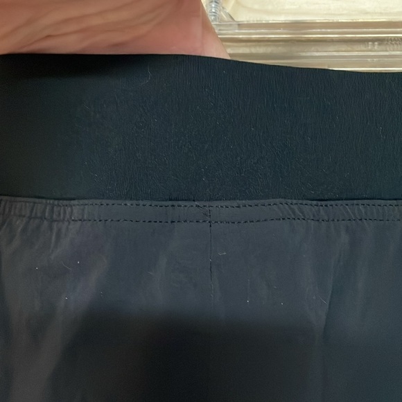 Eddie Bauer size 10 Black Athletic Mini Pencil Skirt with Built-in Short Pockets - Picture 7 of 9